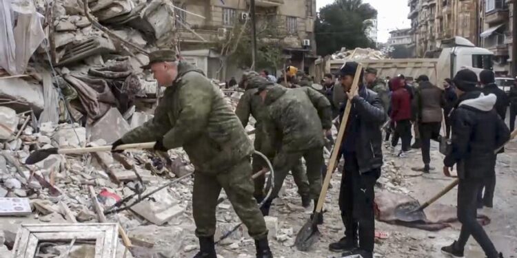 Los expertos avisan: solo hay un margen de siete días para salvar a las víctimas bajo los escombros del terremoto