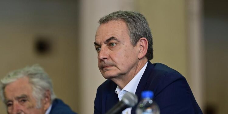 Zapatero asegura que la «contraseña» de la democracia es la «igualdad»